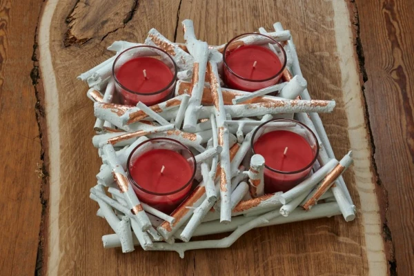 Couronne de noël avec quatre bougies